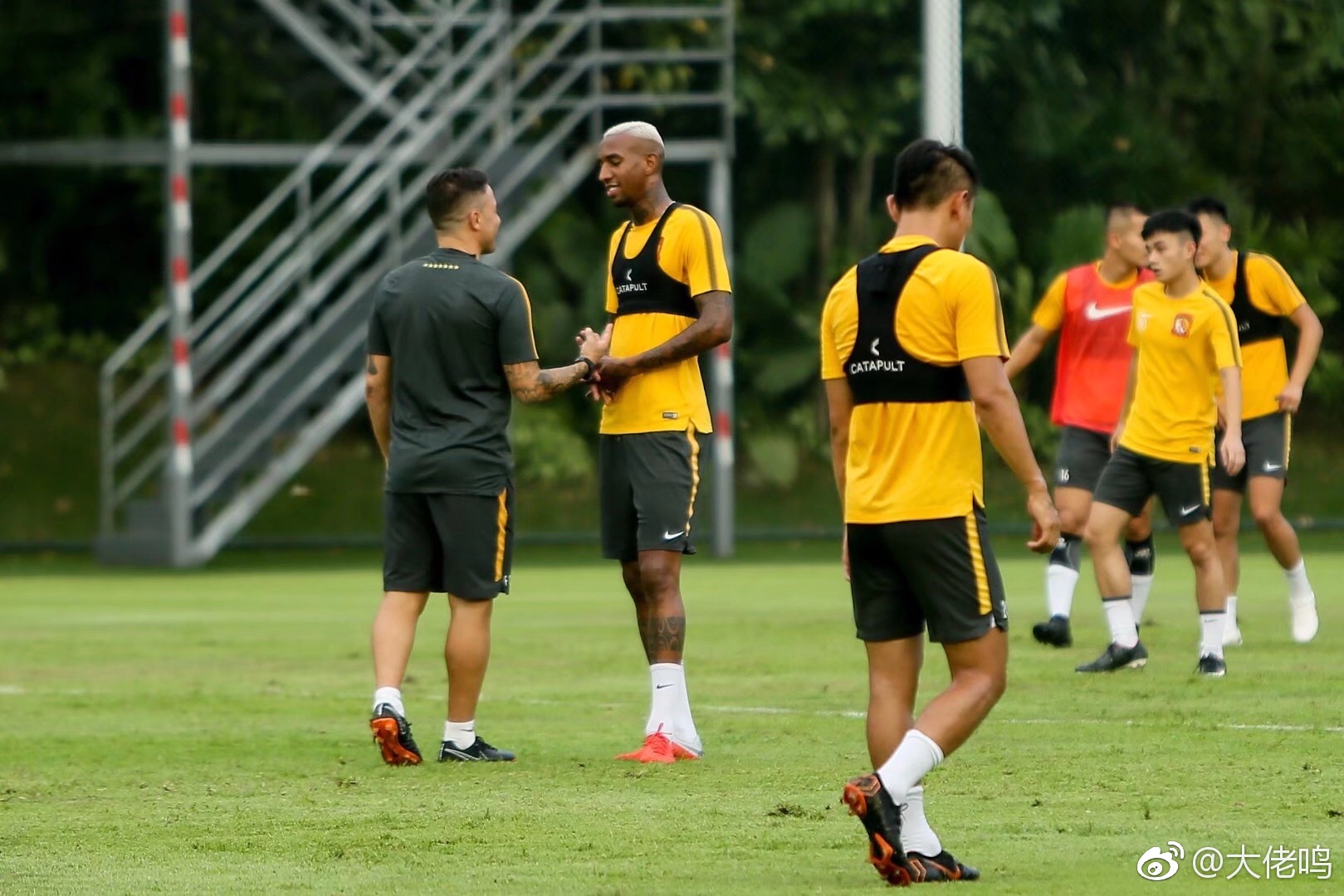 巴黎圣日耳曼训练开放日,窗口期队长鼓劲引欢呼,中超在即,数据趋势出现新变化的简单介绍 巴黎圣日耳曼训练开放日,窗口期队长鼓劲引欢呼,中超在即,数据趋势出现新变化的简单介绍