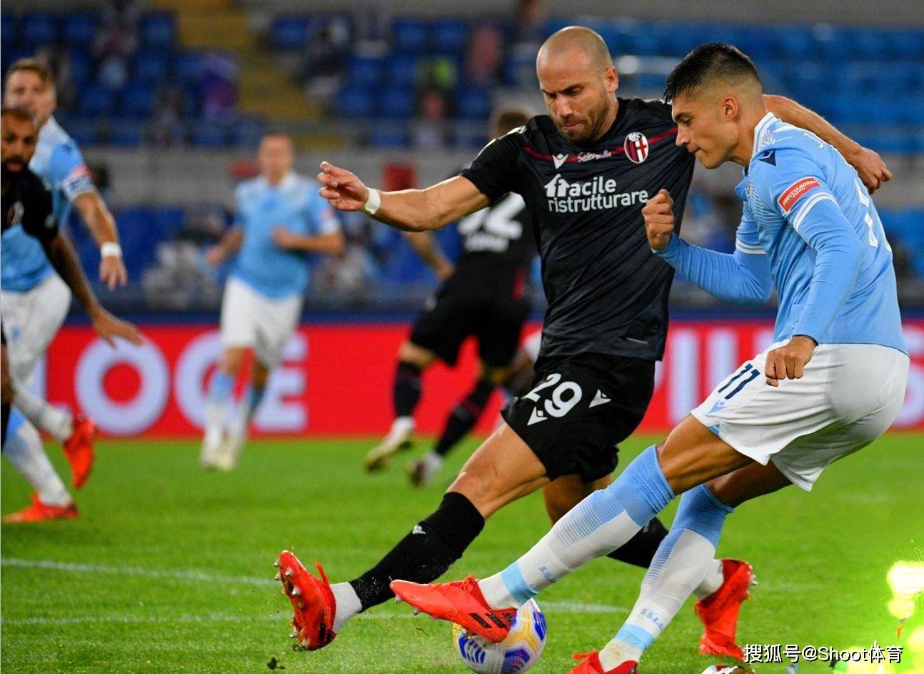 里程碑夜瓦伦西亚状态回暖，西甲清晨刷纪录，引发热议，更衣室氛围转暖