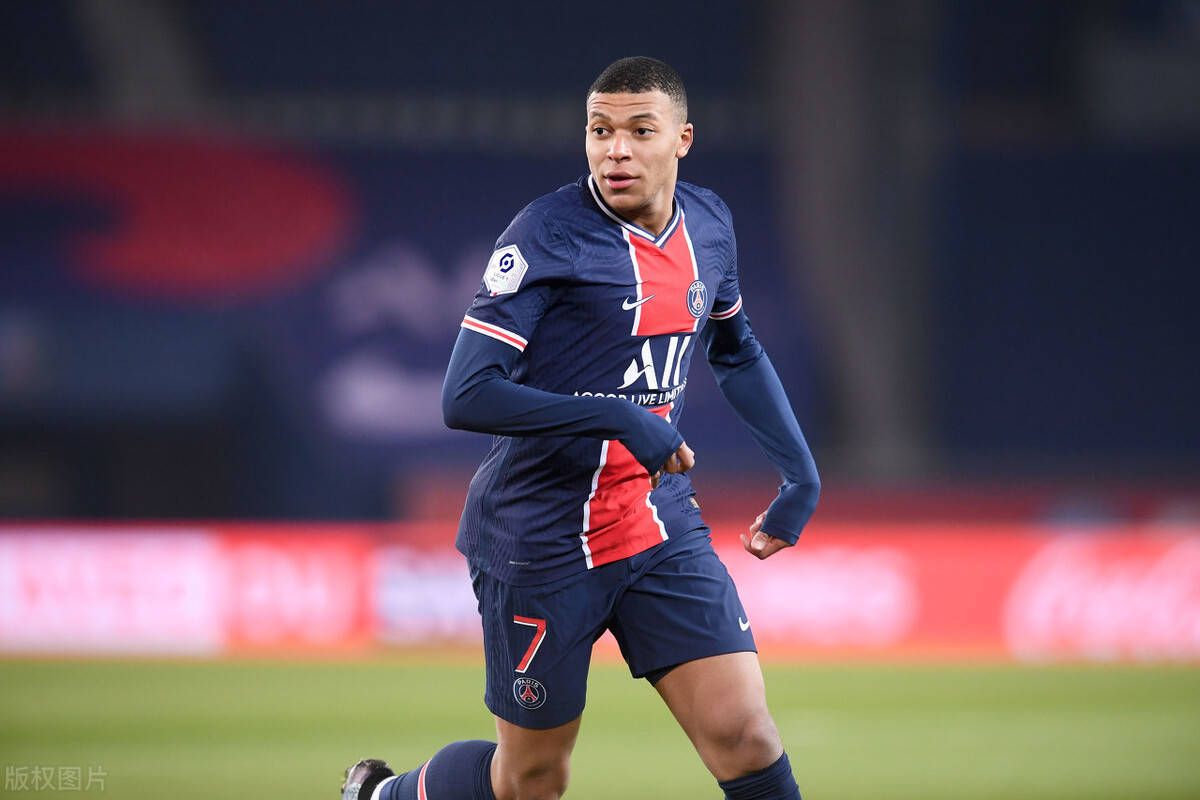 埃因霍温清晨造点机会,志在法甲名次提升,管理层满意,球队文化再被提及 埃因霍温清晨造点机会,志在法甲名次提升,管理层满意,球队文化再被提及